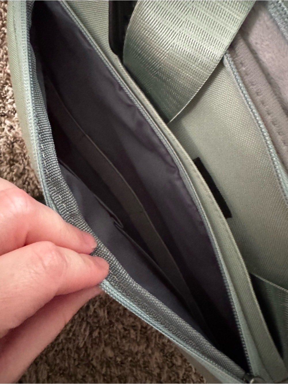 Light Green Laptop case - Picture 2 of 3